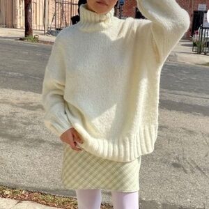 Lisa Says Gah Cream Turtleneck Sweater